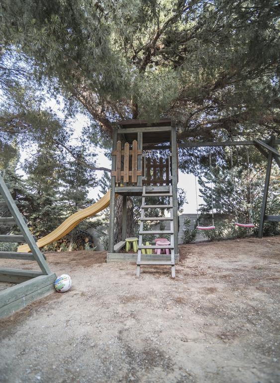 Villa Corina Near The Airport Kouvaras Exterior photo