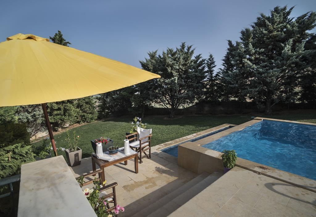 Villa Corina Near The Airport Kouvaras Exterior photo