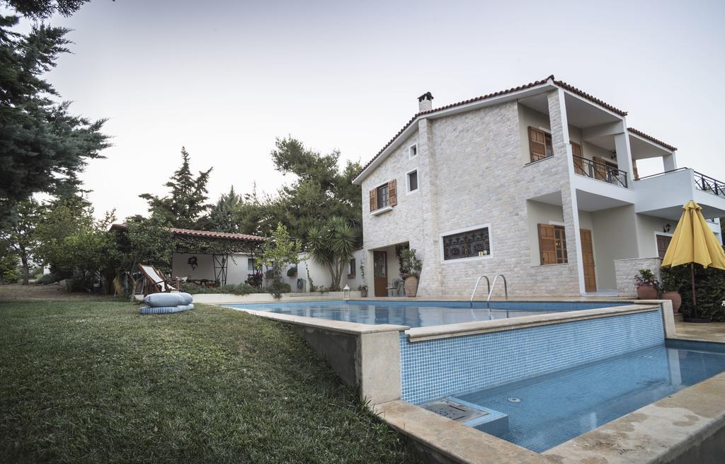 Villa Corina Near The Airport Kouvaras Exterior photo