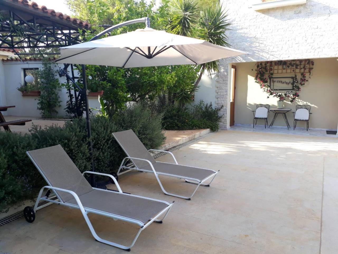 Villa Corina Near The Airport Kouvaras Exterior photo